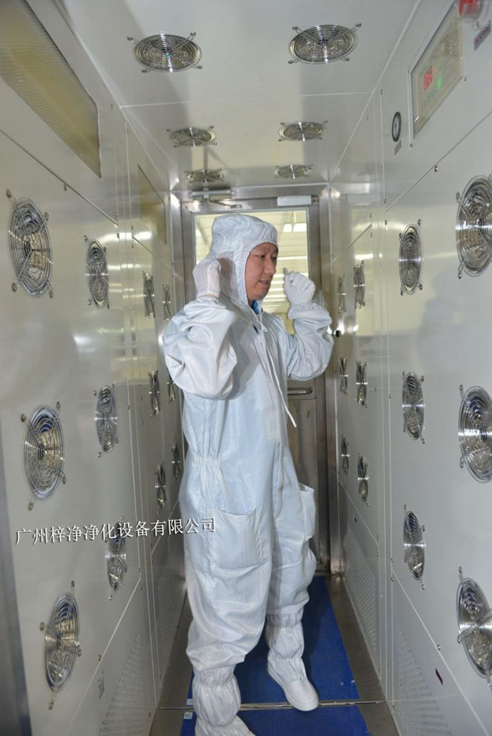 正確操作風淋室對于保障工作人員健康、維持生產環境的潔凈度至關重要。