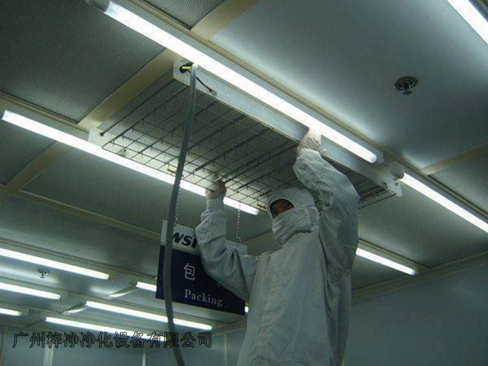 FFU（風(fēng)機(jī)過濾單元）是潔凈室中常見的空氣凈化設(shè)備