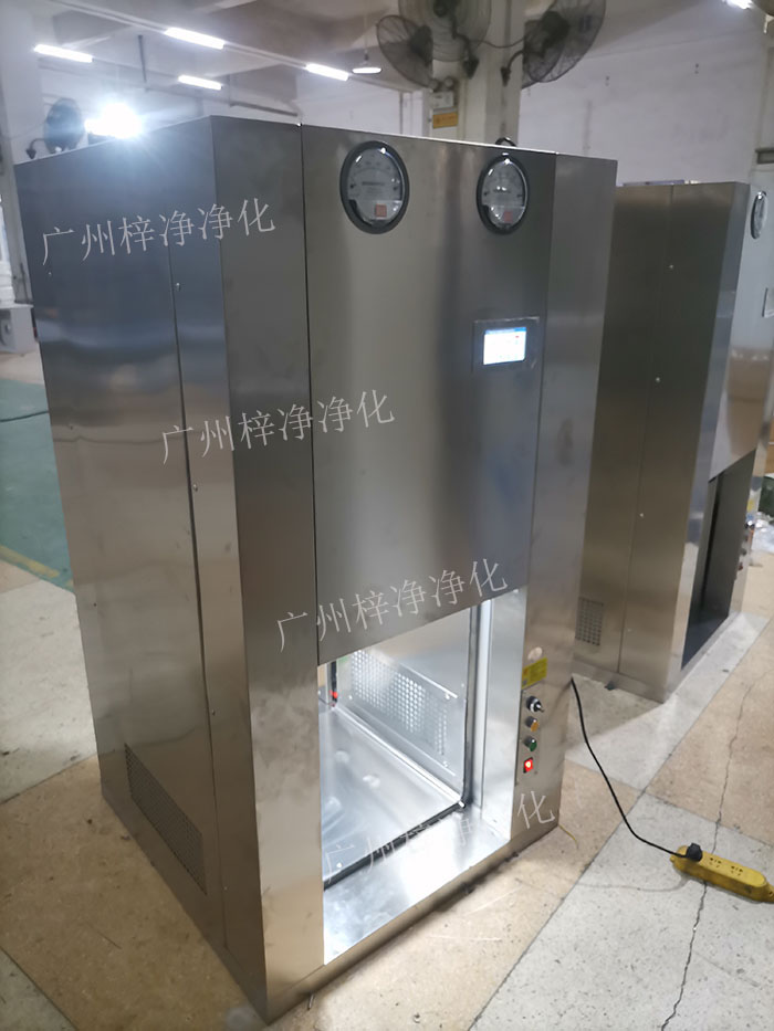 當傳遞窗與機器人連接時，機器人可以自動從傳遞窗中取出或放入物料，實現物料的自動傳遞。