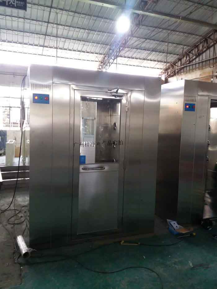 全不銹鋼風淋室目前在行業(yè)內有著廣泛的應用